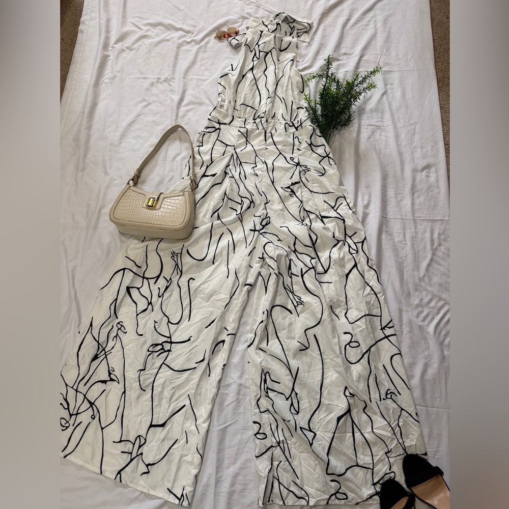Stylish Black and White Abstract Line Jumpsuit